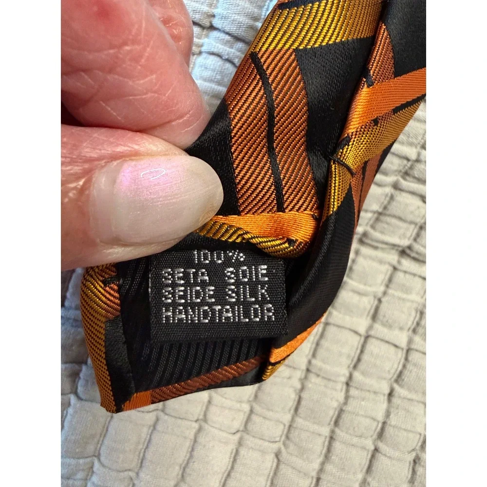 Barry.Wang Mens 100% Silk Plaid Necktie and Pocket Square Set Black Orange Gold